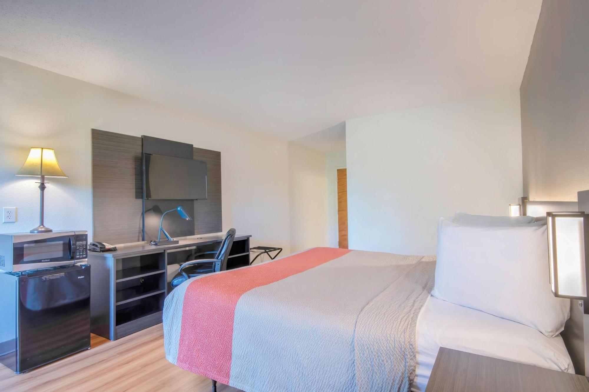 6 Walton, Ky - Richwood - Cincinnati Airport South Hotel