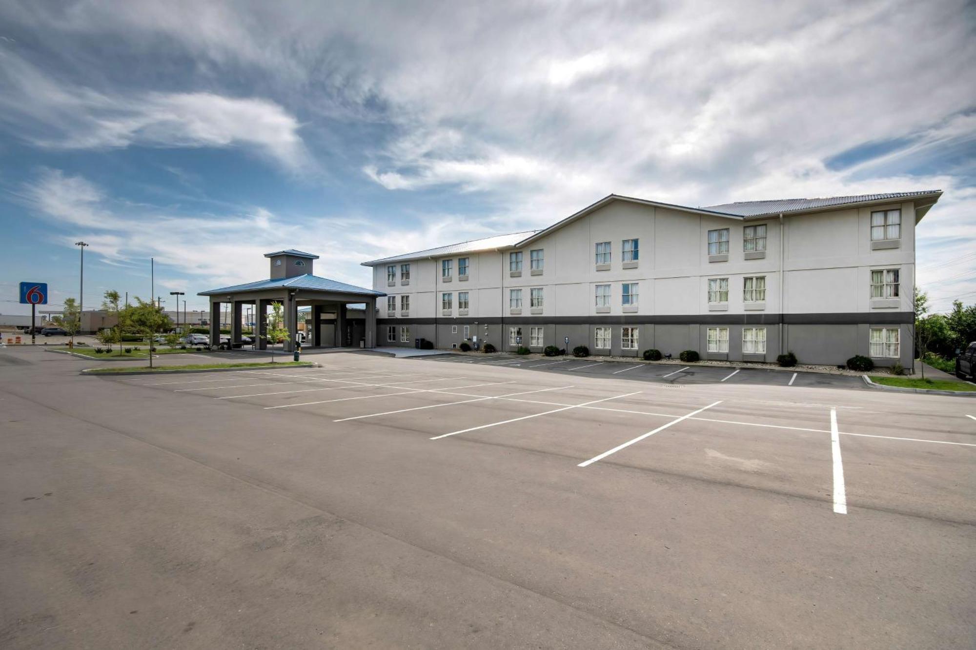 Hotel 6 Walton, Ky - Richwood - Cincinnati Airport South